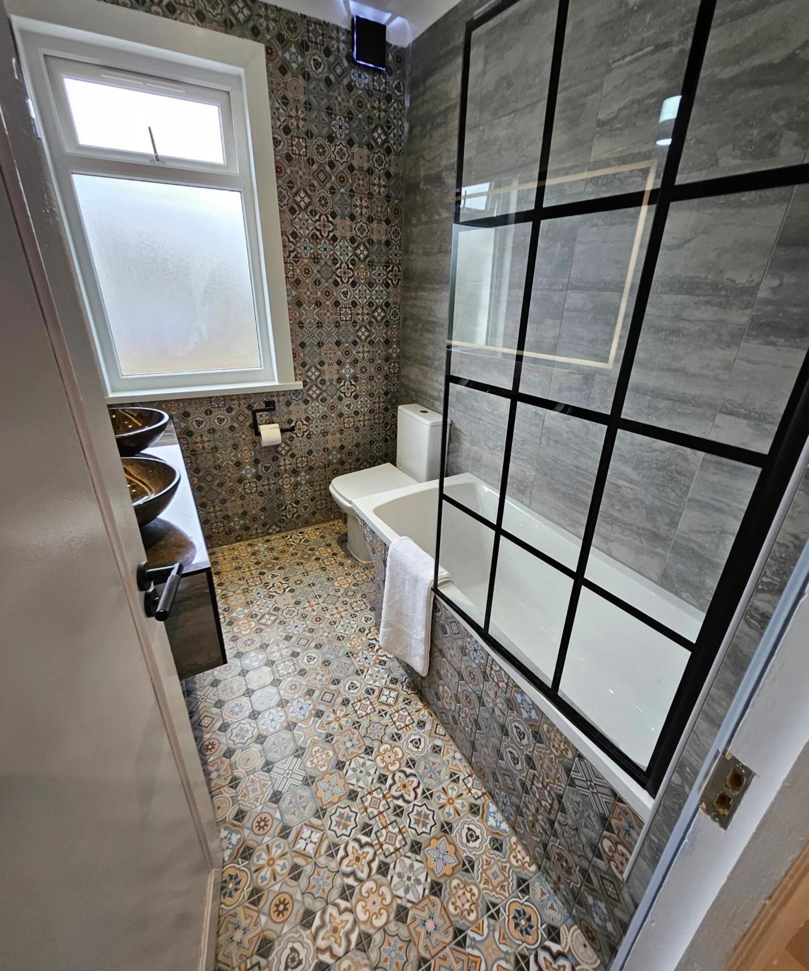 Wembley London Lovely 6 Bed House Sleeps Up To 14 Luaran gambar